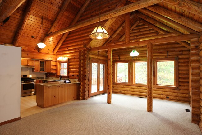 Building Photo - Gorgeous Log Cabin near West Lafayette!