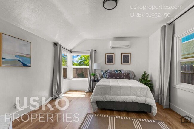 Building Photo - "Charming 4-Bed Retreat in the Heart of Sacramento - 1407 Sq Ft of Comfort!"