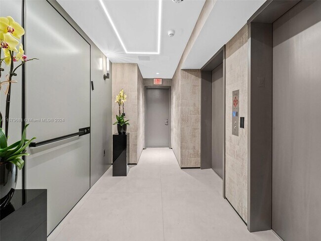 Building Photo - 3101 S Ocean Dr