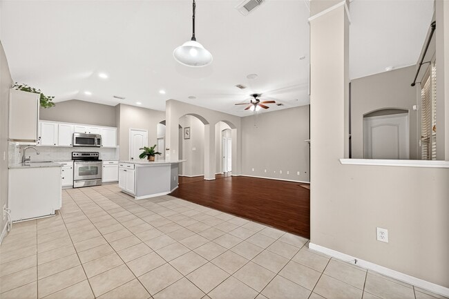 Building Photo - 16107 Hitching Post Ct