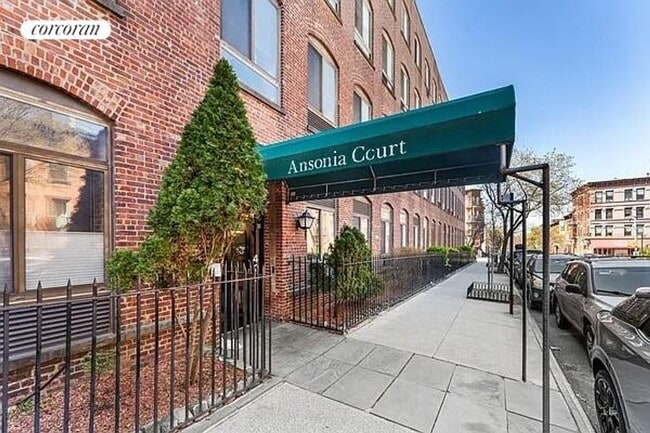 Building Photo - 420 12th St