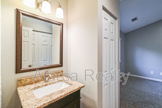 Building Photo - 3909 N Course Dr