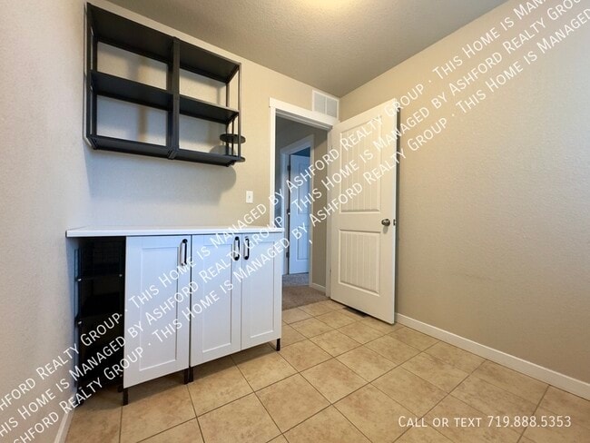 Building Photo - 7772 Wagonwood Pl