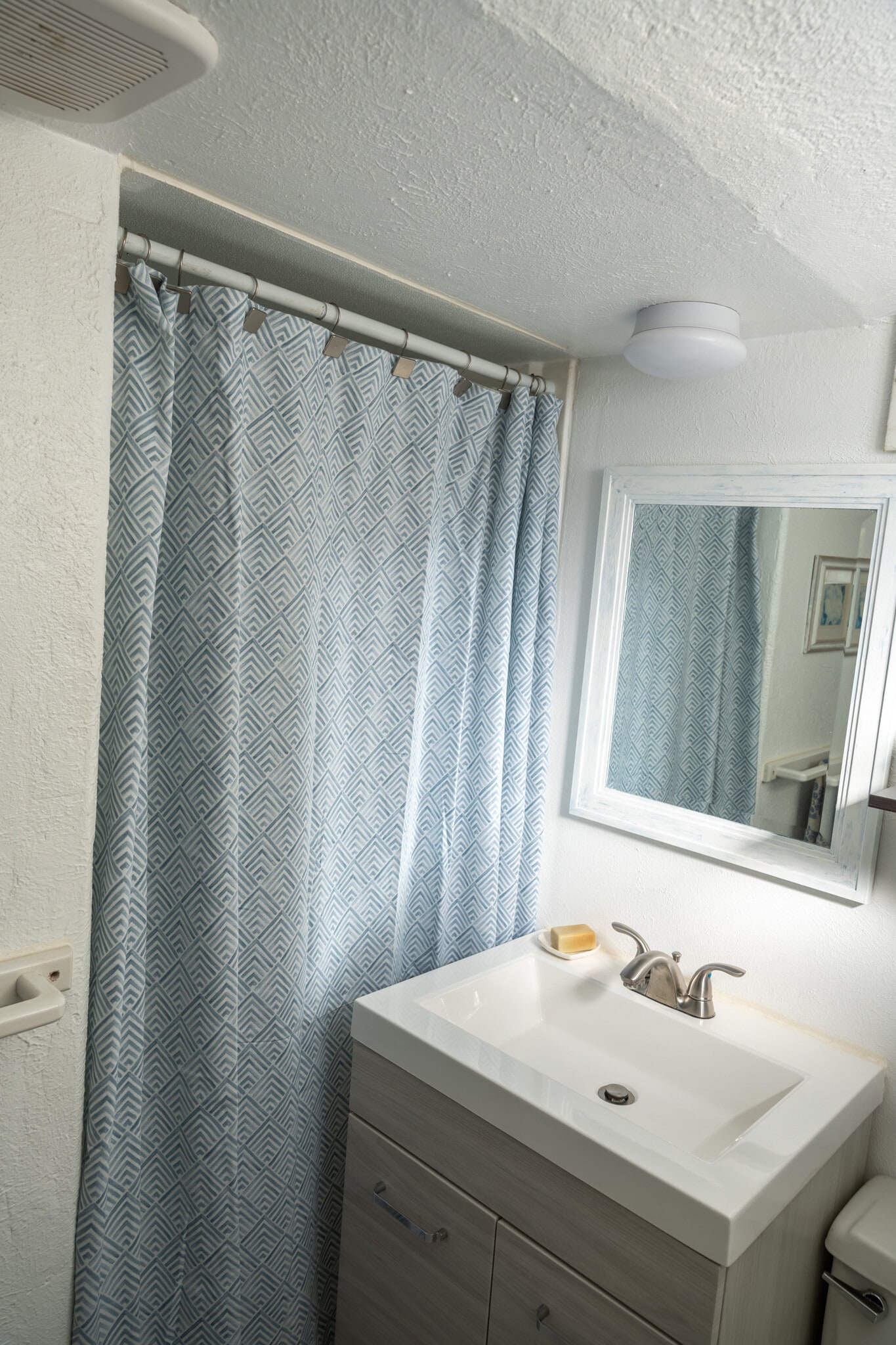 Building Photo - 2731 S Sherman St