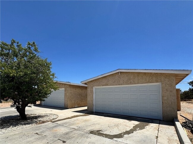 Primary Photo - 16209 Juniper St