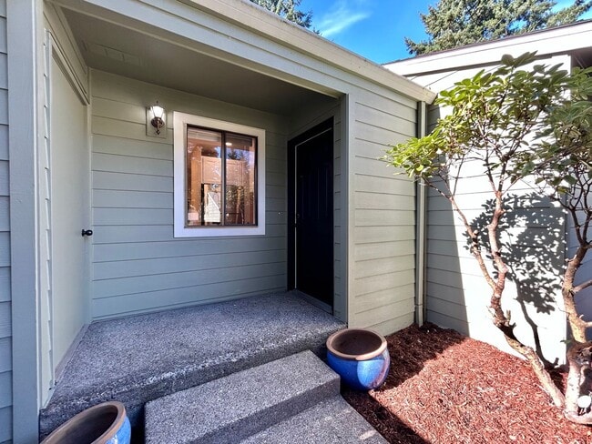 Building Photo - Serene 2 Bed, 2 Bath Updated Hidden Gem!