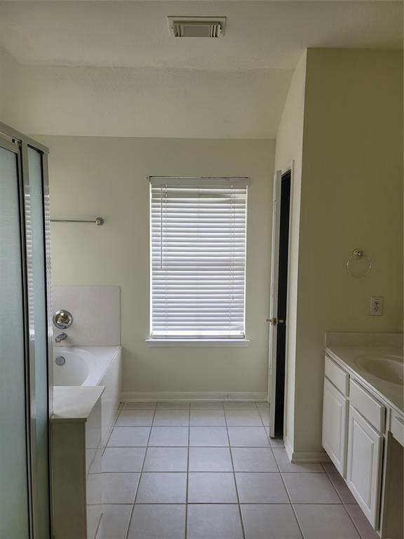 Building Photo - 2423 Waterwood Dr