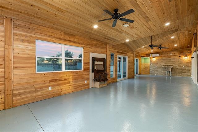 Building Photo - 425 Wolf Run Ct