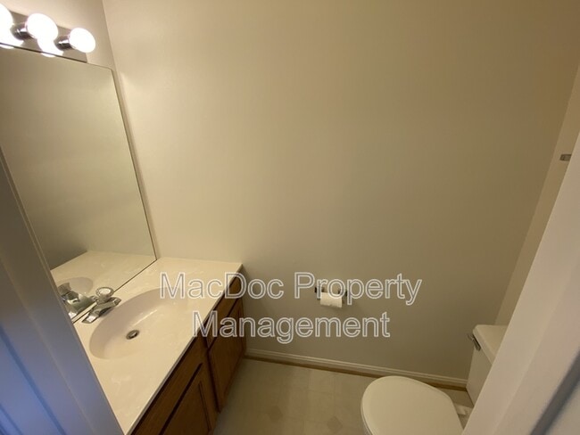 Building Photo - 106 Batley Ct