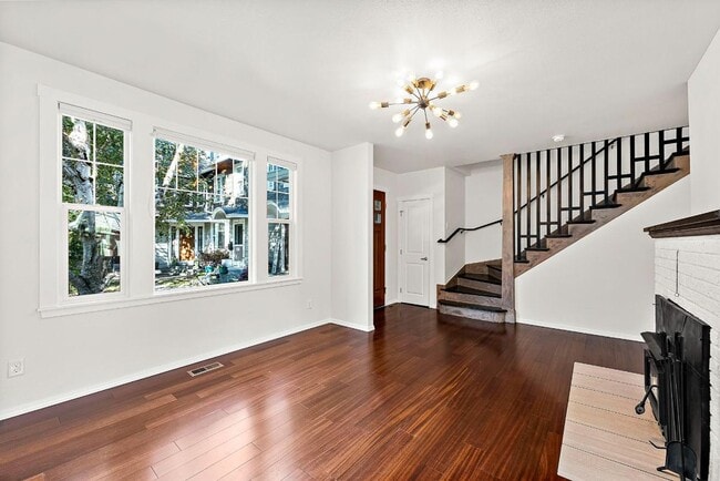 Building Photo - Modern 4-Story Townhouse in Tacoma’s Histo...