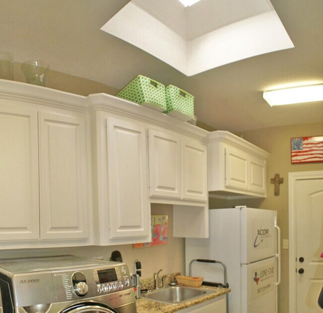 Building Photo - 4304 Saltillo Ct