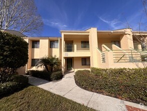 Building Photo - 4426 S Lake Orlando Pkwy