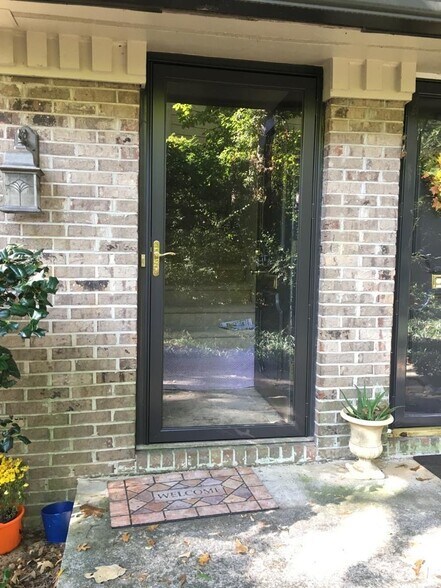 Front Entrance - 14 Arpege Way NW