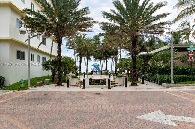 Building Photo - 2101 S Surf Rd