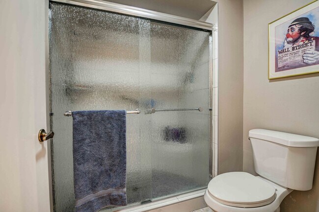 Building Photo - Amazing Golf Course Views in Leisure World a 45+ Active Adult Resort Community.  Available June t...