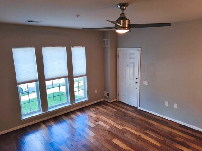 Building Photo - Your Dream Townhome Awaits in Ashburn!