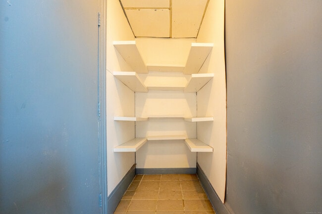 Building Photo - 1368 E Main St