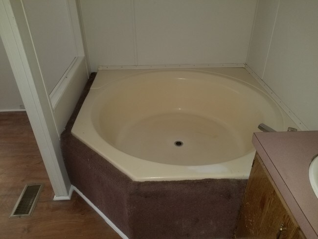 Building Photo - 1079 Reynolds Rd