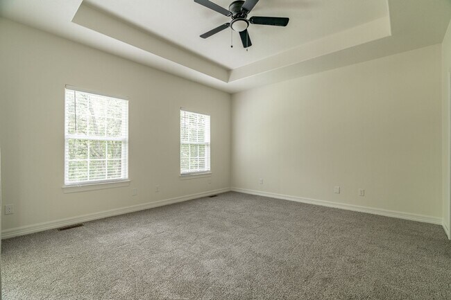 Building Photo - Immaculate 3 Bedroom Bella Vista Home! Amazing back patio!