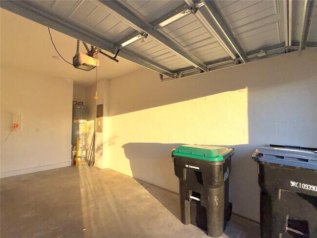 Building Photo - 1031 Flowing Tide Dr