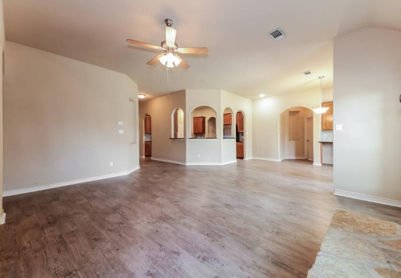 Building Photo - 9148 Clairemont Ln