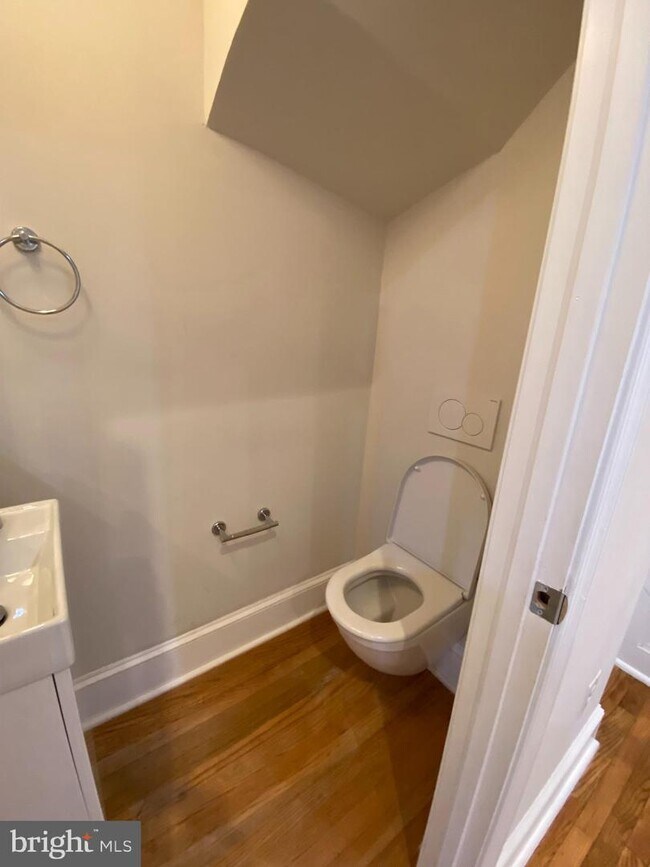 Building Photo - 19 T St NE