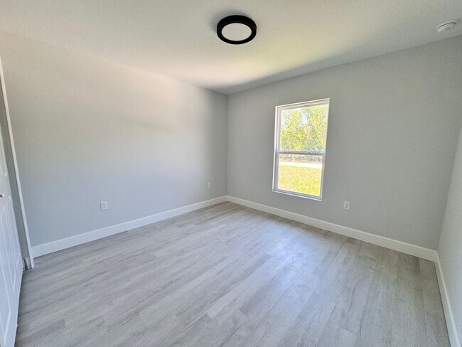 Building Photo - New Home Port Charlotte House For Rent