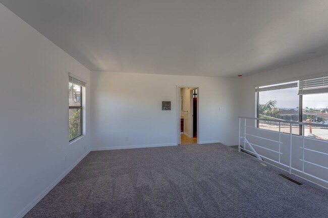 Building Photo - Gorgeous 3 bedroom house with amazing views and huge garden