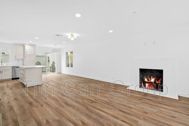 Building Photo - 1065 Dover Dr