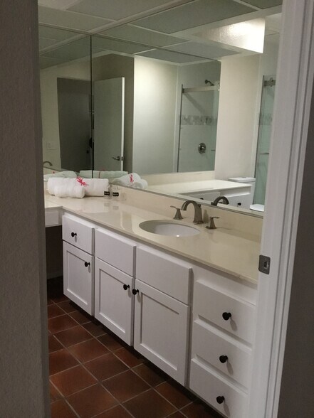 Building Photo - 45719 W Verba Santa Dr