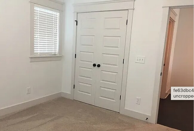 Building Photo - 2 bed/2.5 bath in the Nations!