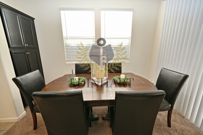 Building Photo - 893 Fir St W