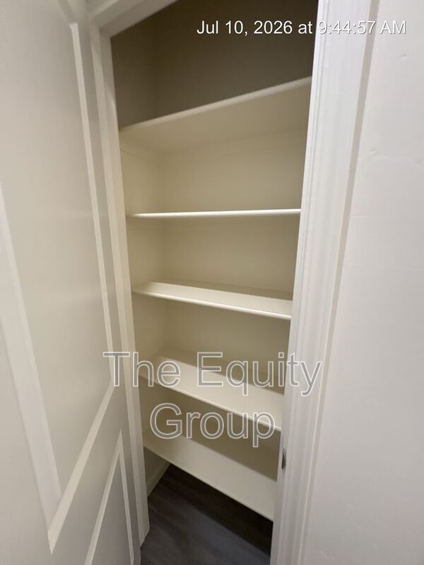 Building Photo - 735 S Pinkham St