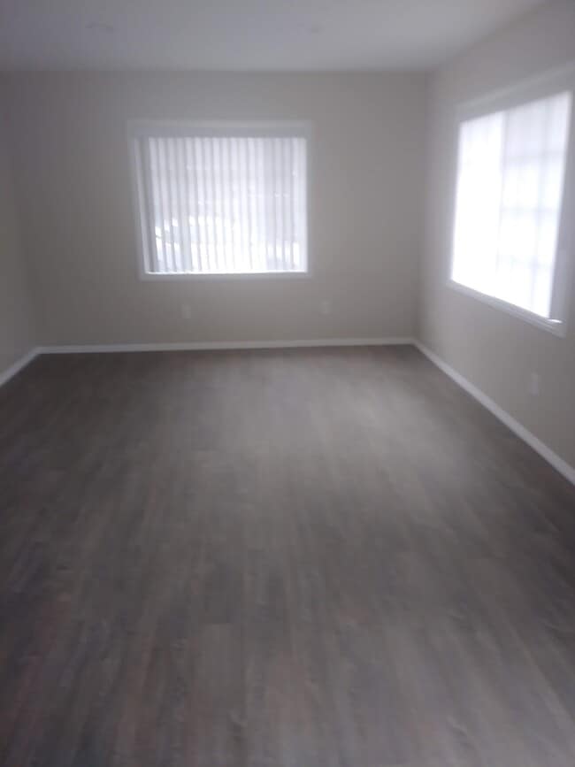 Building Photo - 5850 David Ave