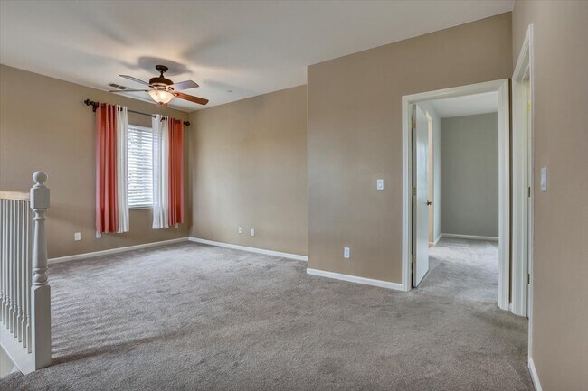 Building Photo - 683 Courtyards Loop