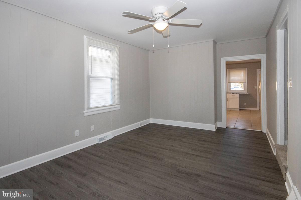 LIVING ROOM - 106 Haines Ave