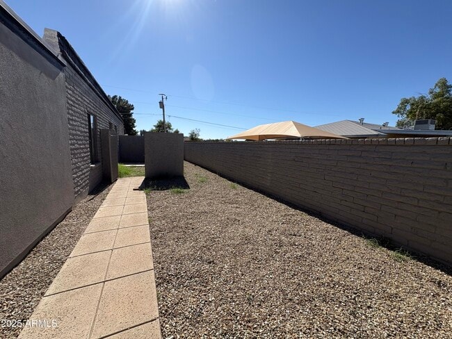 Building Photo - 4004 W Wescott Dr