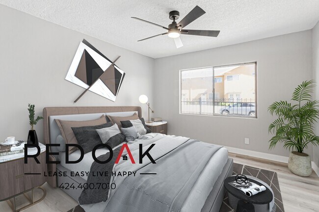 Building Photo - 15405 Vanowen St