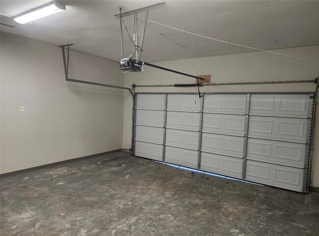 Building Photo - 138 Shady View Pl