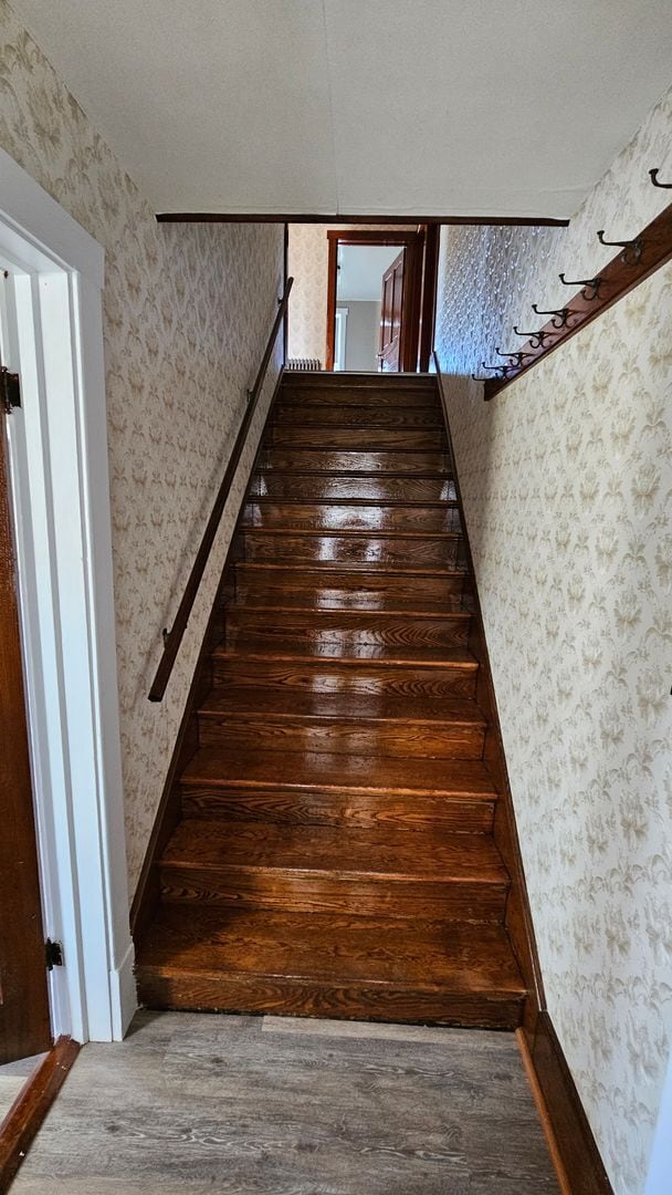 Building Photo - Country Living in This 4 Bedroom Farmhouse!