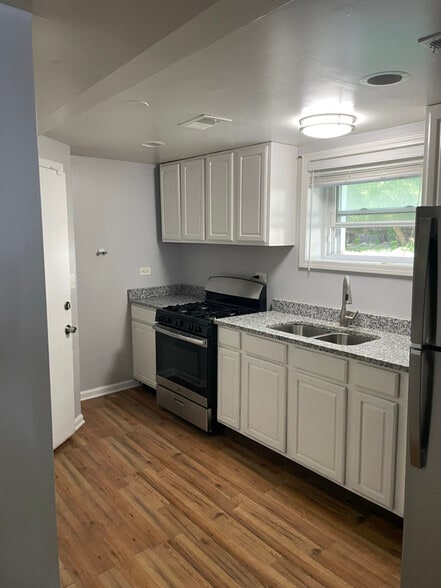 Primary Photo - 1436 E 71st Pl