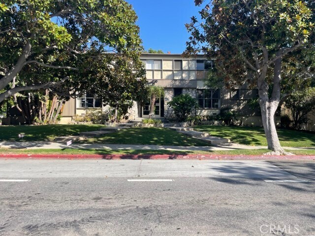 Building Photo - 630 San Vicente Blvd