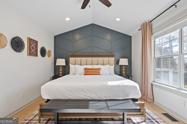 Building Photo - 17 N Wesley Ridge