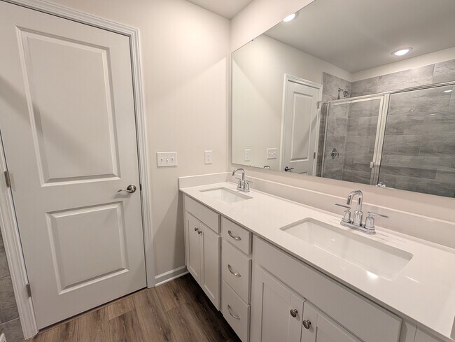 Building Photo - 1802 Pheasant Trce Cir