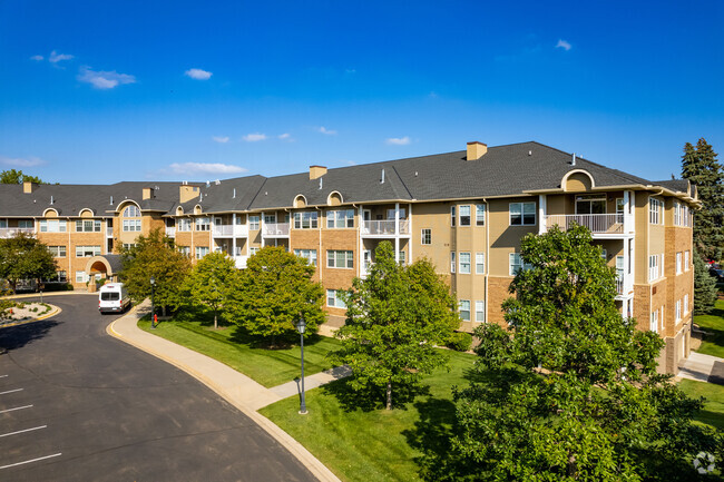 Building Photo - SummerCrest Condos