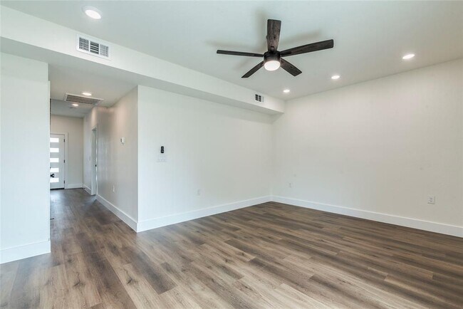 Building Photo - 3702 Tower View Ct
