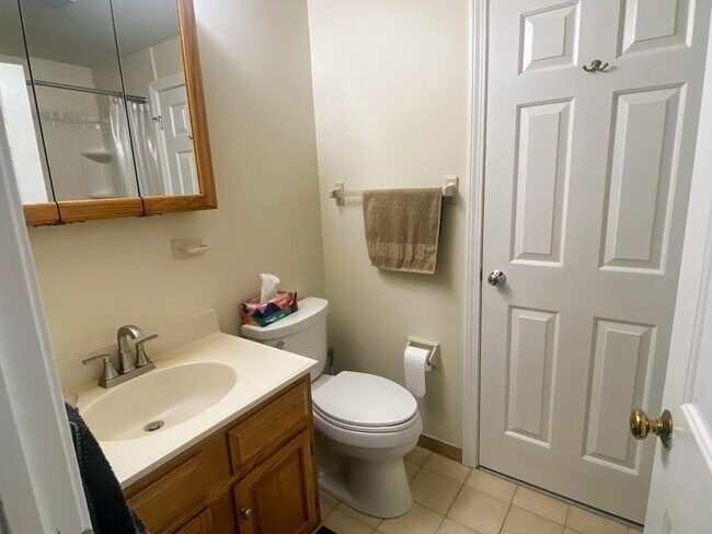 Building Photo - 224 Park St