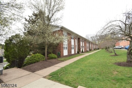 Building Photo - 100 Pierson Miller Dr