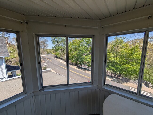 Building Photo - 90 Fairview Ave