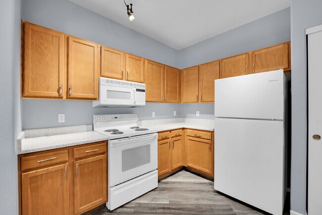 Building Photo - $1,675.00 - 2 Bedrooms, 2.5 Bathrooms, Townhouse in Thornton with Cozy Fireplace!